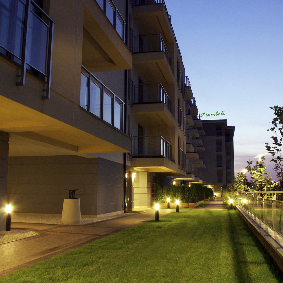 Zbliżenie budynku na osiedlu Eolian Park